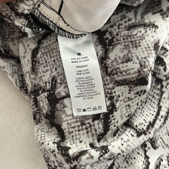 Snake print tie front pants - Picture 4 of 4